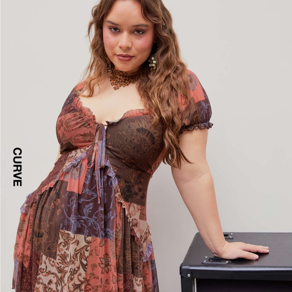 Cider Paisley Sweetheart Ruched Mesh Mini Dress Curve & Plus